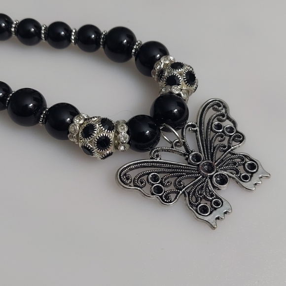Butterfly necklace 🖤 - Picture 3 of 11